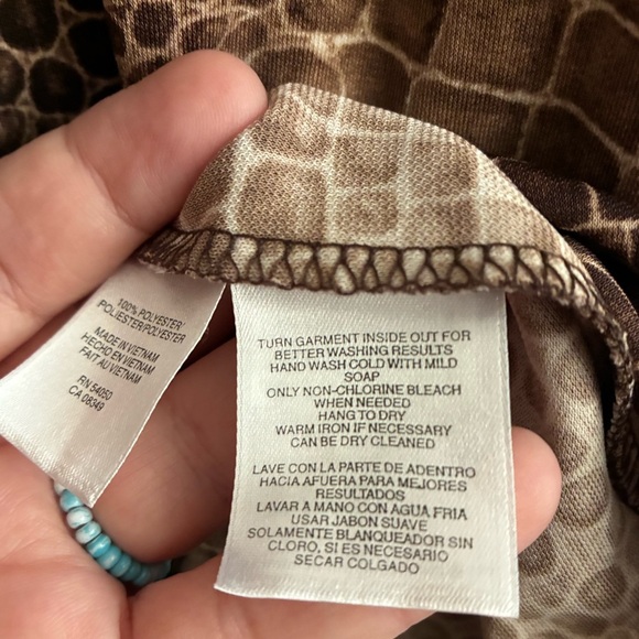 Jones New York Brown Animal Print Blouse With Rhinestones Chain NeckLine 3X - Picture 9 of 11